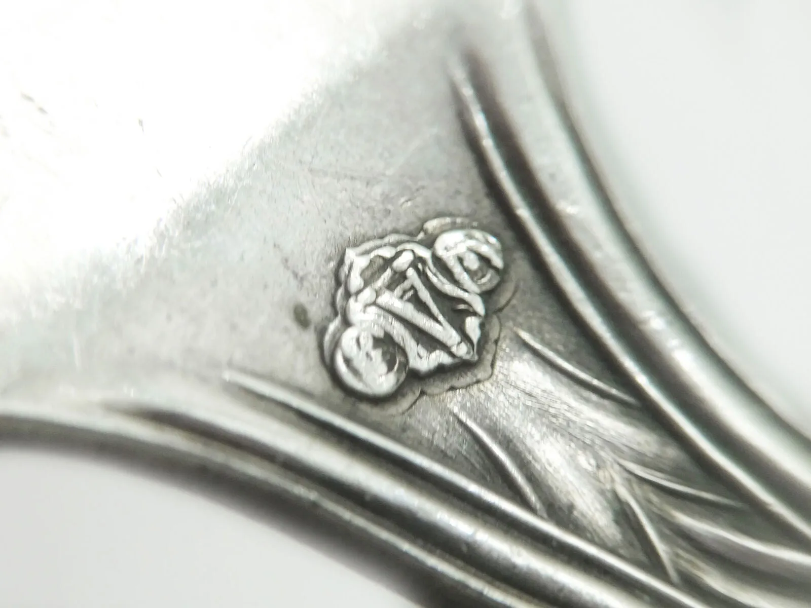 Alvin Fleur De Lis Pattern Sterling Silver Pierced Pea Serving Spoon 8.5"