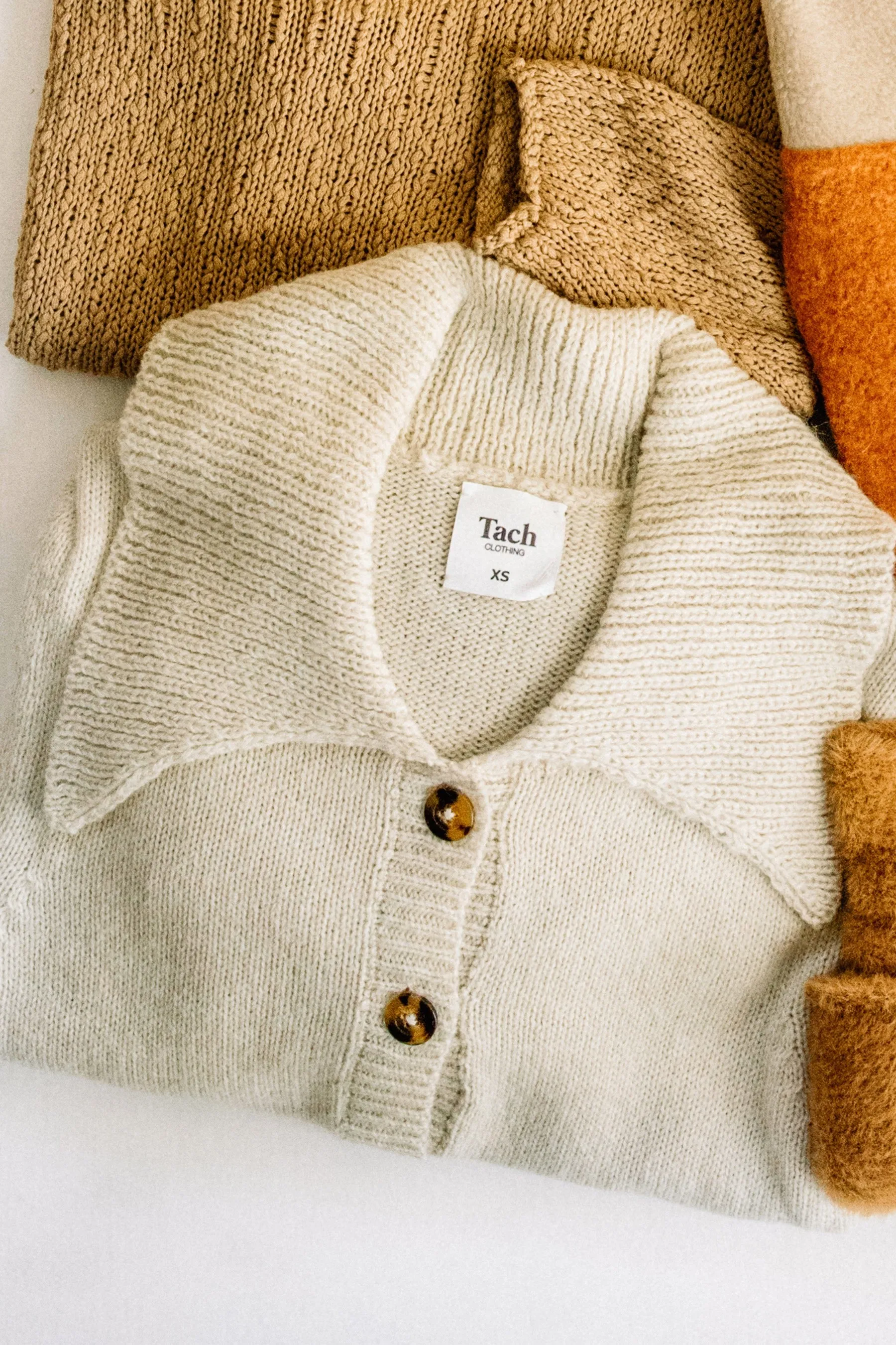 Cream Cisne Cardigan