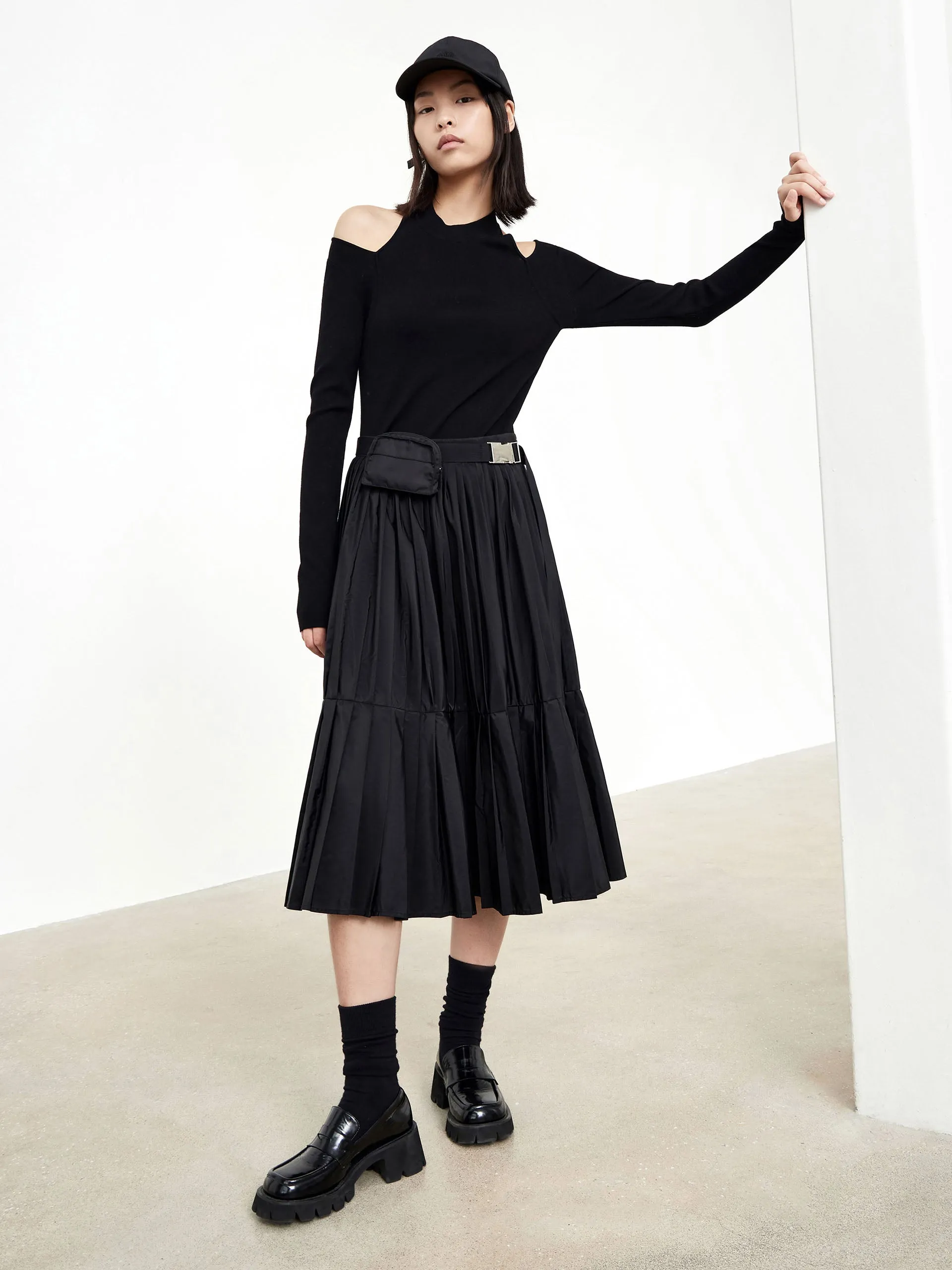 Fitted Knit Top with Openwork on Shoulders
