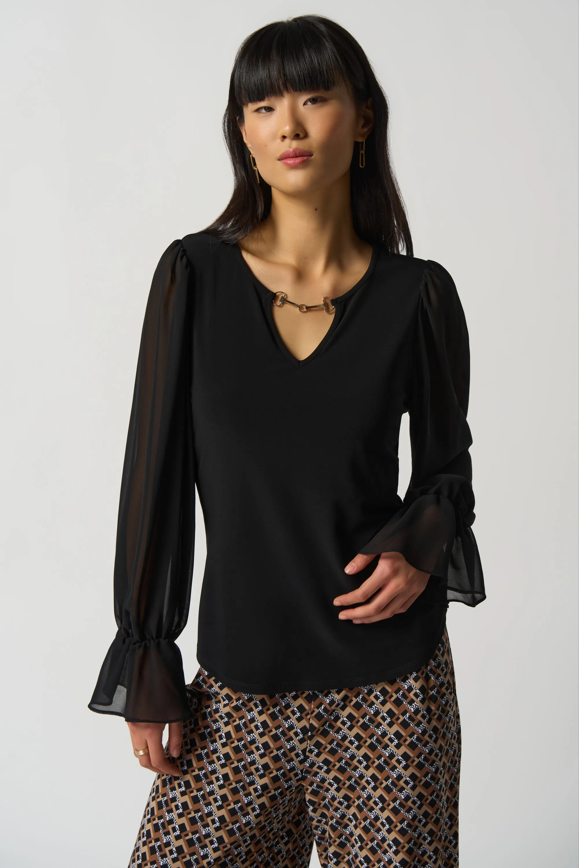 KEYHOLE CHIFFON SLEEVE TOP