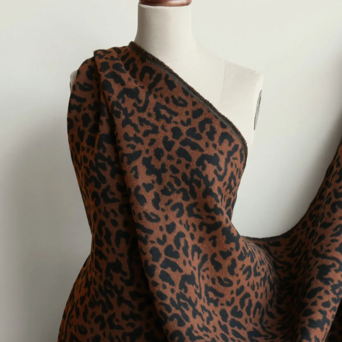 Leopardo Tan/Black Coating
