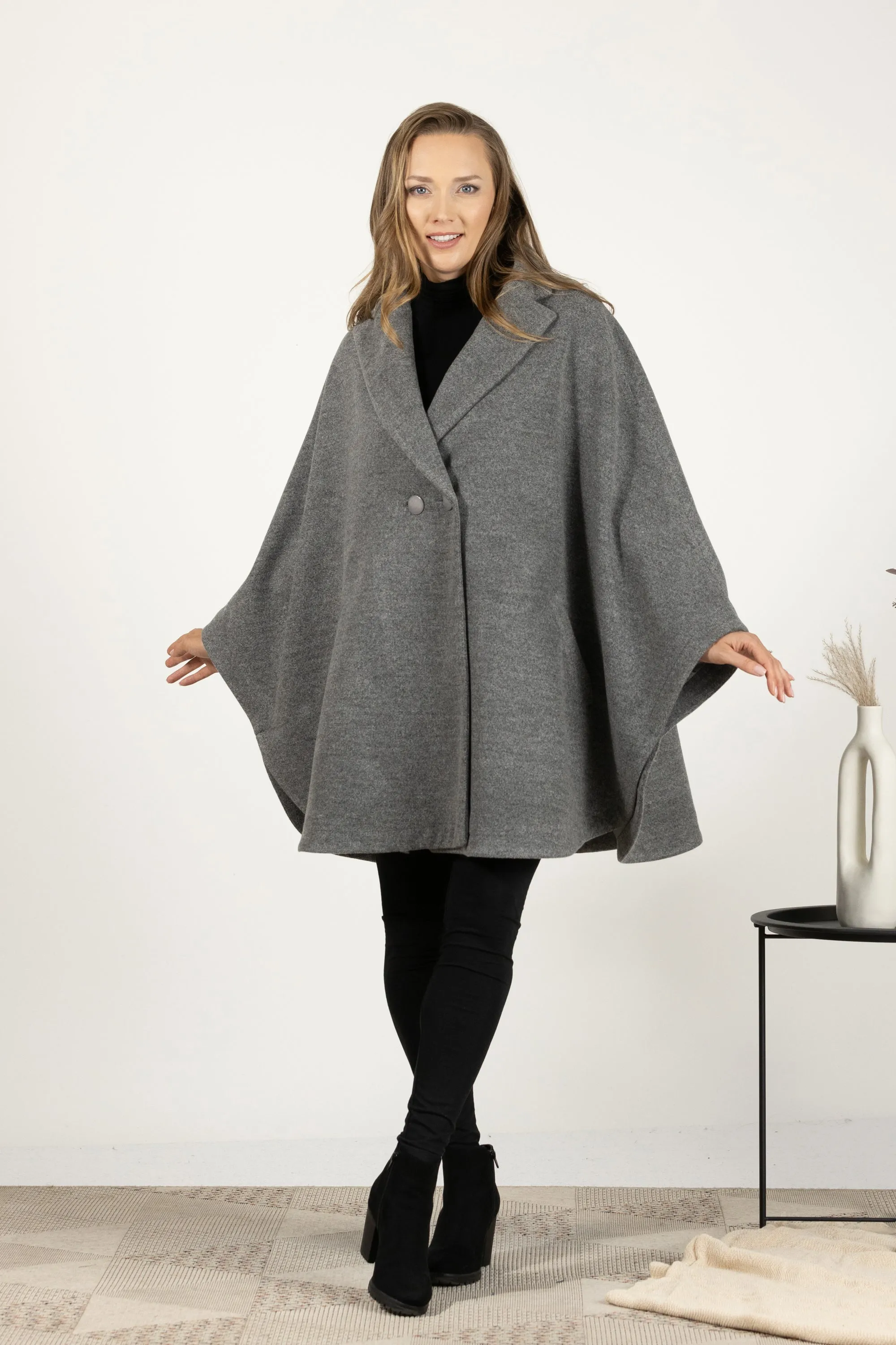 Off white Loose Cape Coat