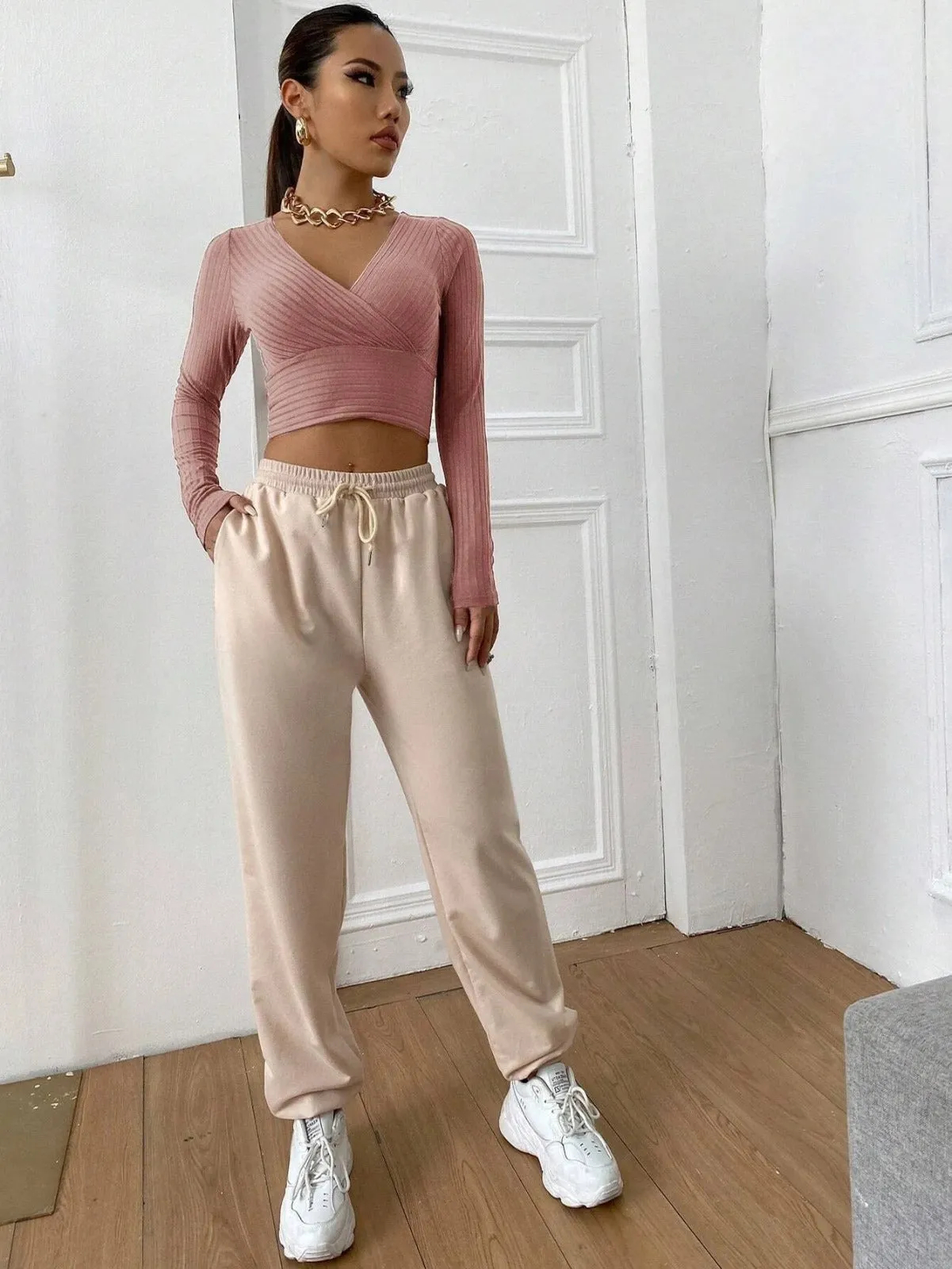 SURPLICE NECK RIB-KNIT CROP TEE